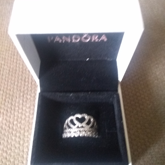 Alluring petite band has sold the Tierra band FS - Picture 8 of 8